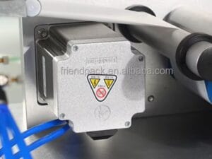 Máy dán nhãn chai tròn nằm ngang 3